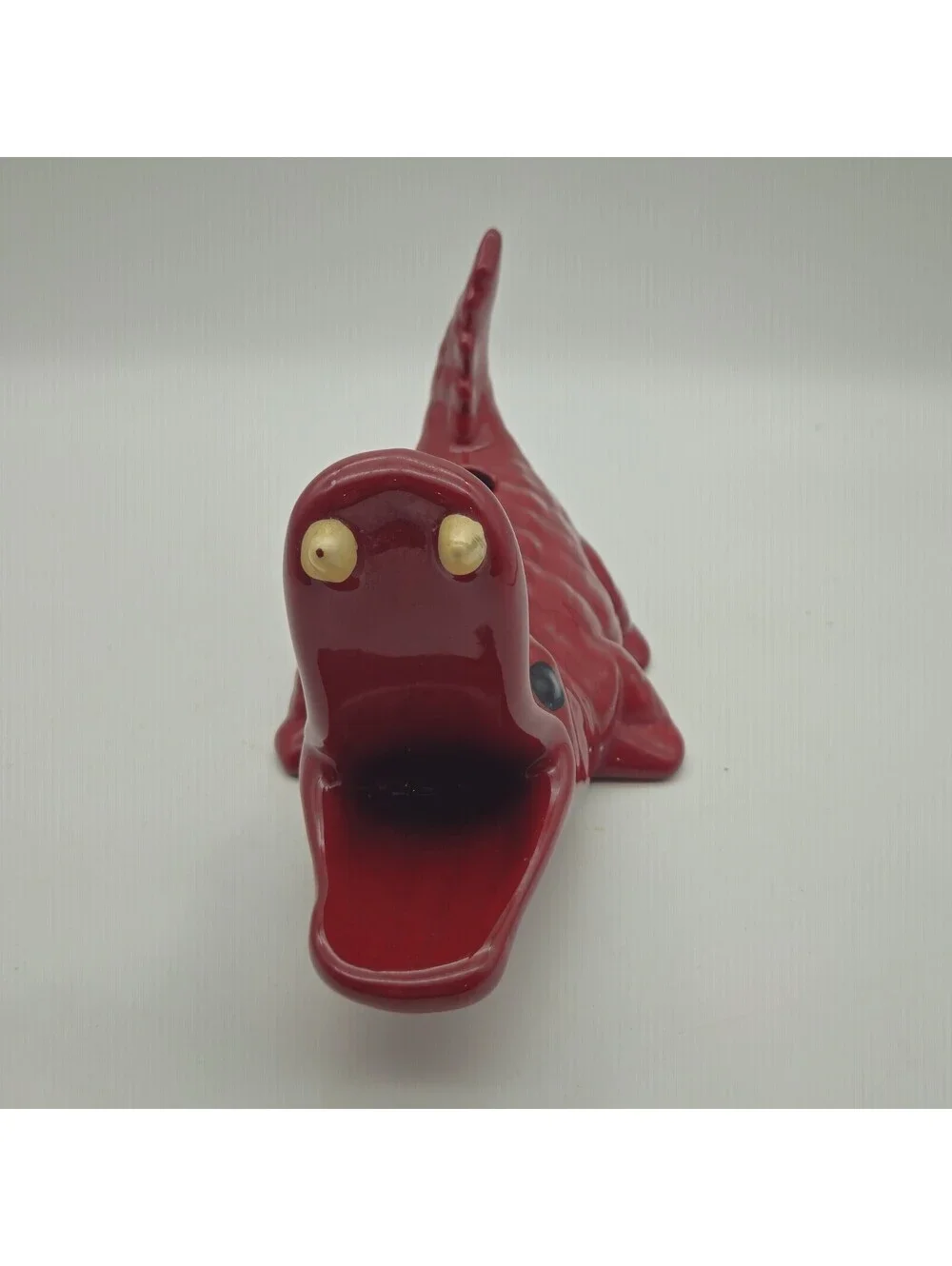 MCM Burgandy Ceramic Alligator Toothbrush/Toothpaste Holder 9.5x6x4.5